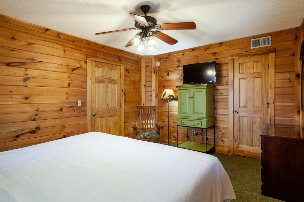 Bear Crossing Mtn View Game Room Gatlinburg Exterior photo